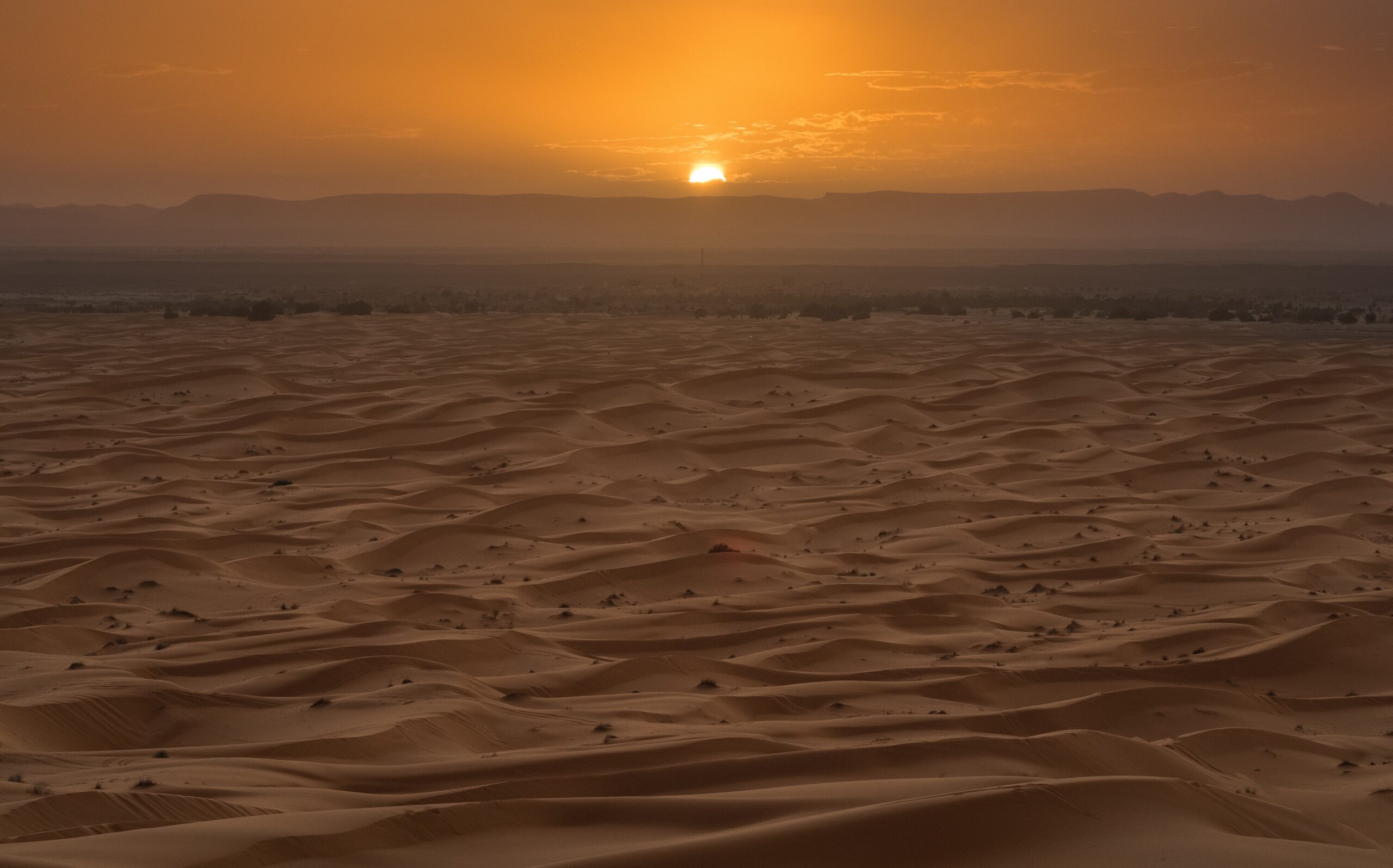 Puesta de sol en el desierto